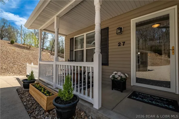 $714,900 | 27 Old Sassafrass Road, Eldon, MO 65026