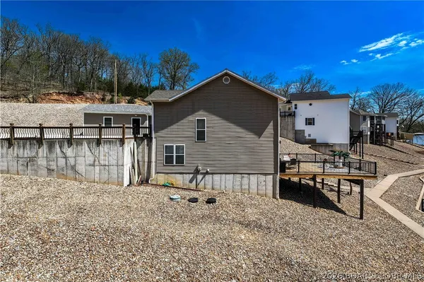 $714,900 | 27 Old Sassafrass Road, Eldon, MO 65026