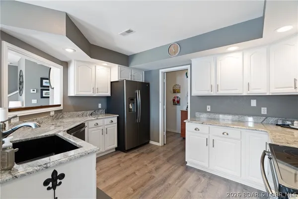 $714,900 | 27 Old Sassafrass Road, Eldon, MO 65026