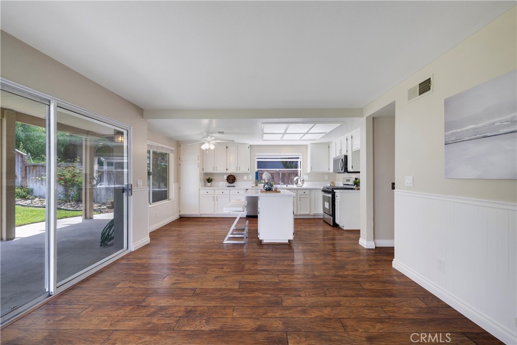 4817 Golden Ridge Drive Corona, CA 92878 - Photo 25 of 70 a living room with furniture and a large window