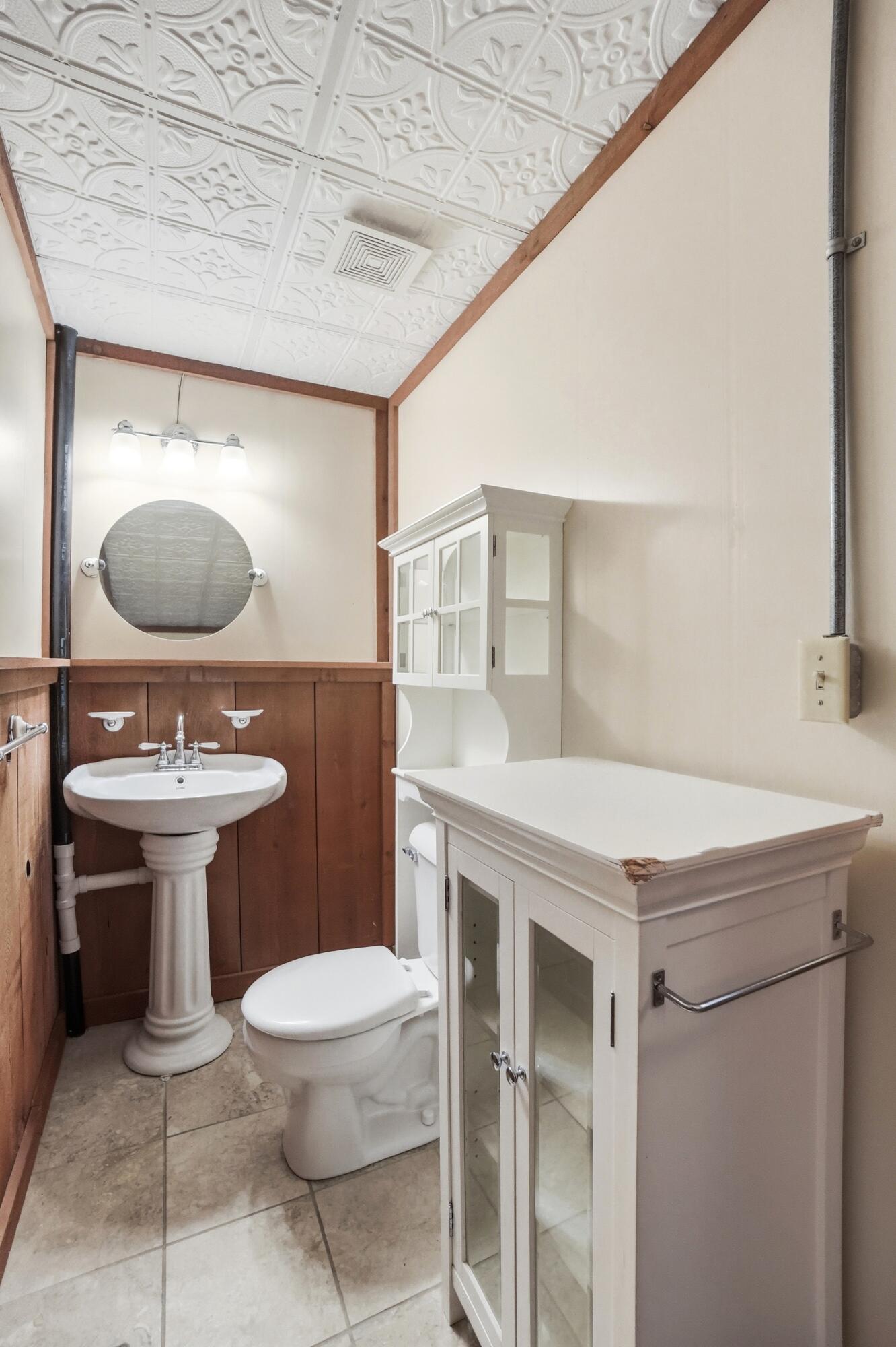 649 East High Street Springfield, OH 45505 - Photo 25 of 79 024