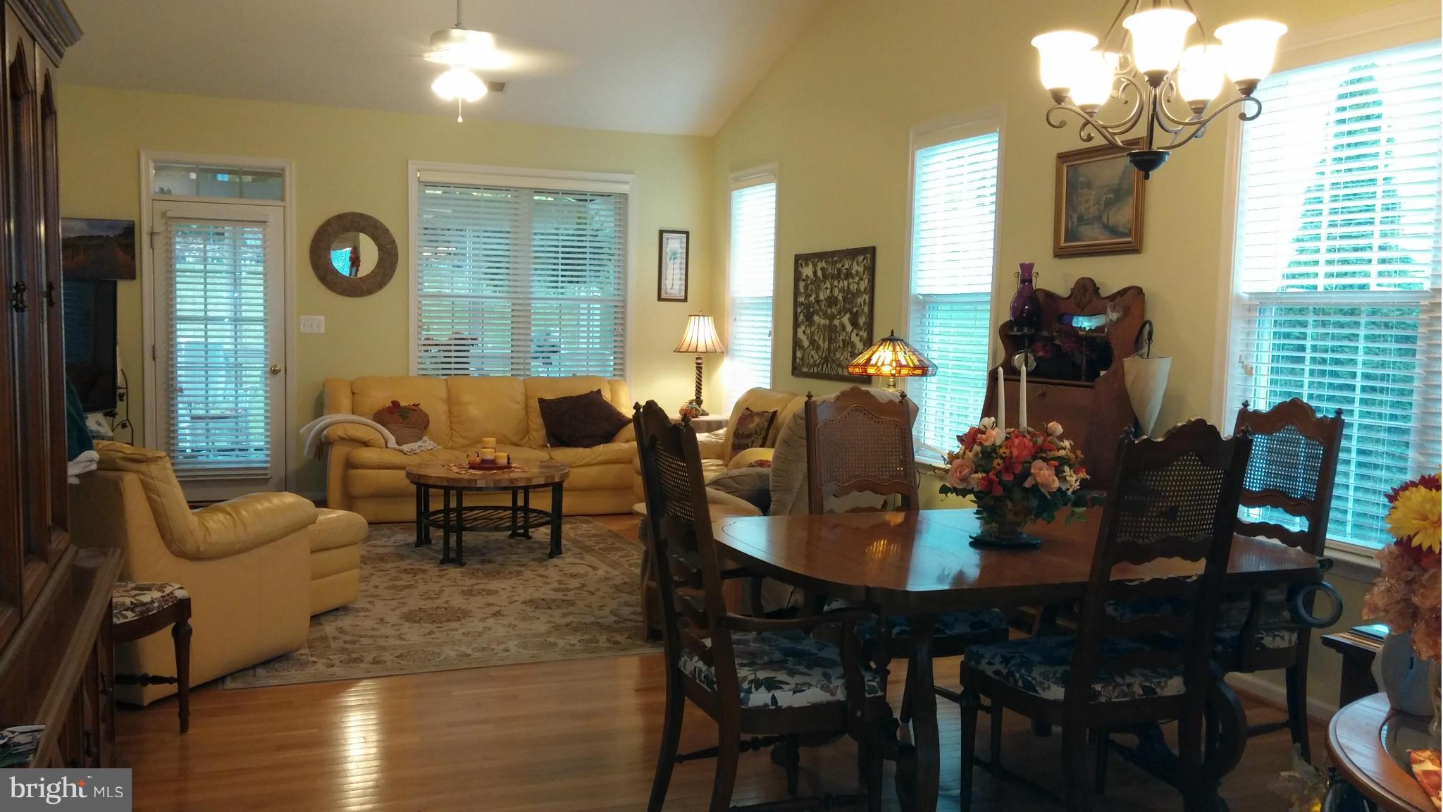 13571 Ryton Ridge Lane Gainesville, VA 20155 - Photo 6 of 28 Living Room