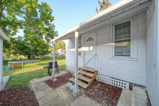 $184,900 | 136 East Chestnut Street East, Adrian, MI 49221