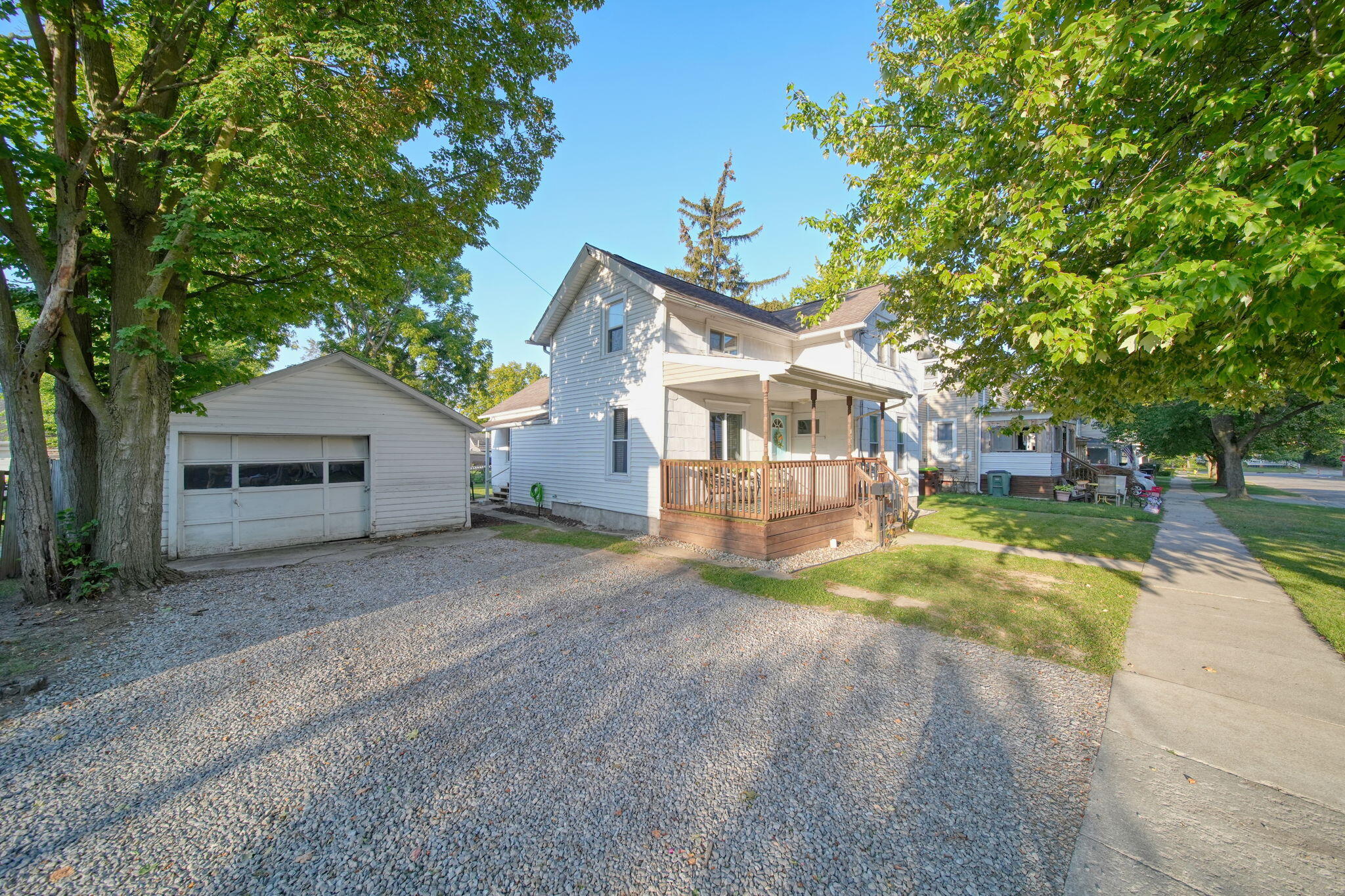 136 East Chestnut Street East Adrian, MI 49221 - Photo 3 of 33 2-web-or-mls-DSC07117_HDR
