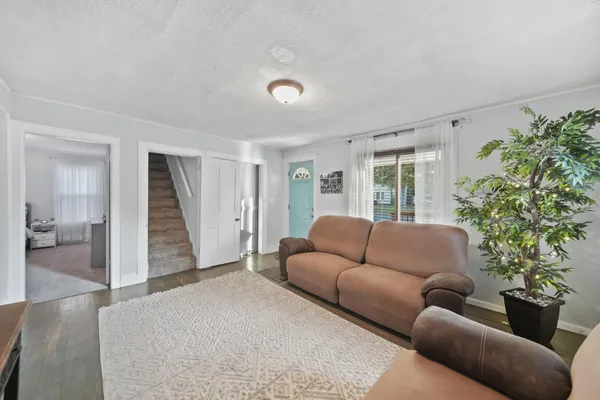 $170,000 | 136 East Chestnut Street East, Adrian, MI 49221