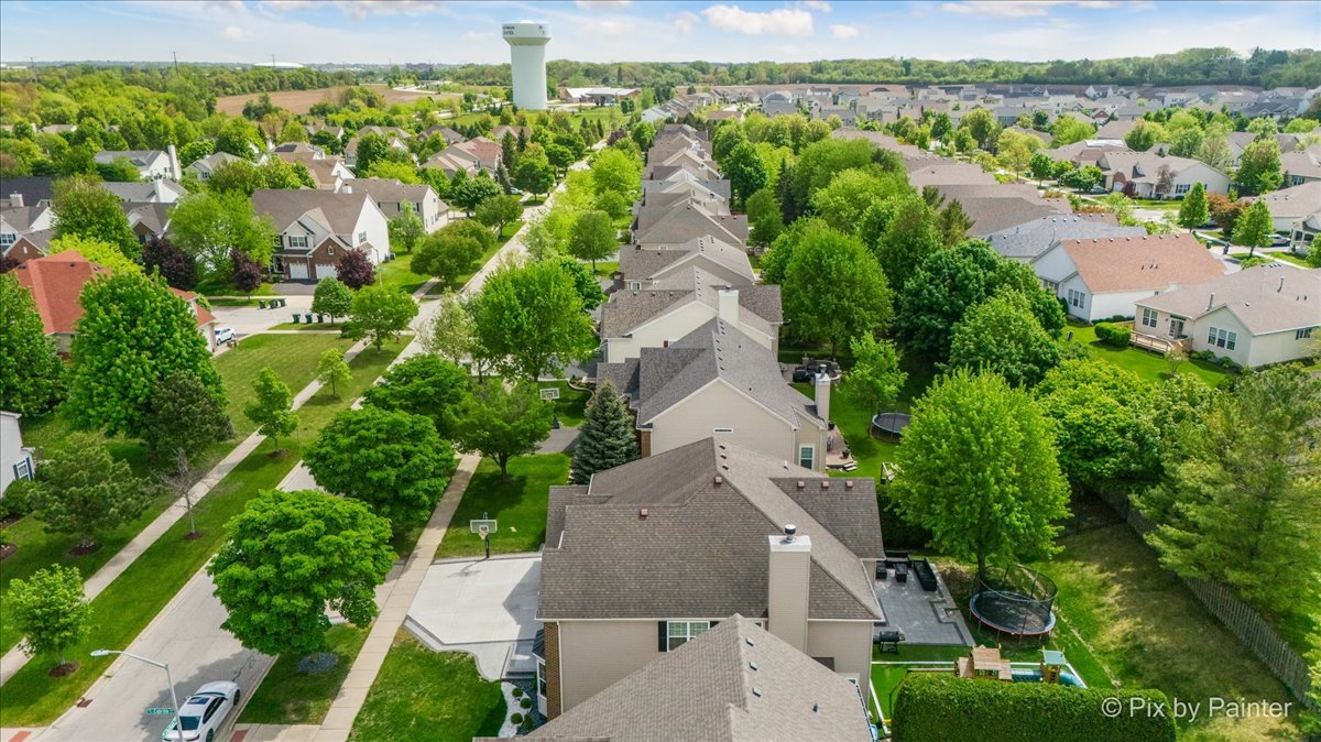 5919 Chatham Drive Hoffman Estates, IL 60192 - Photo 41 of 52 an aerial view of multiple house