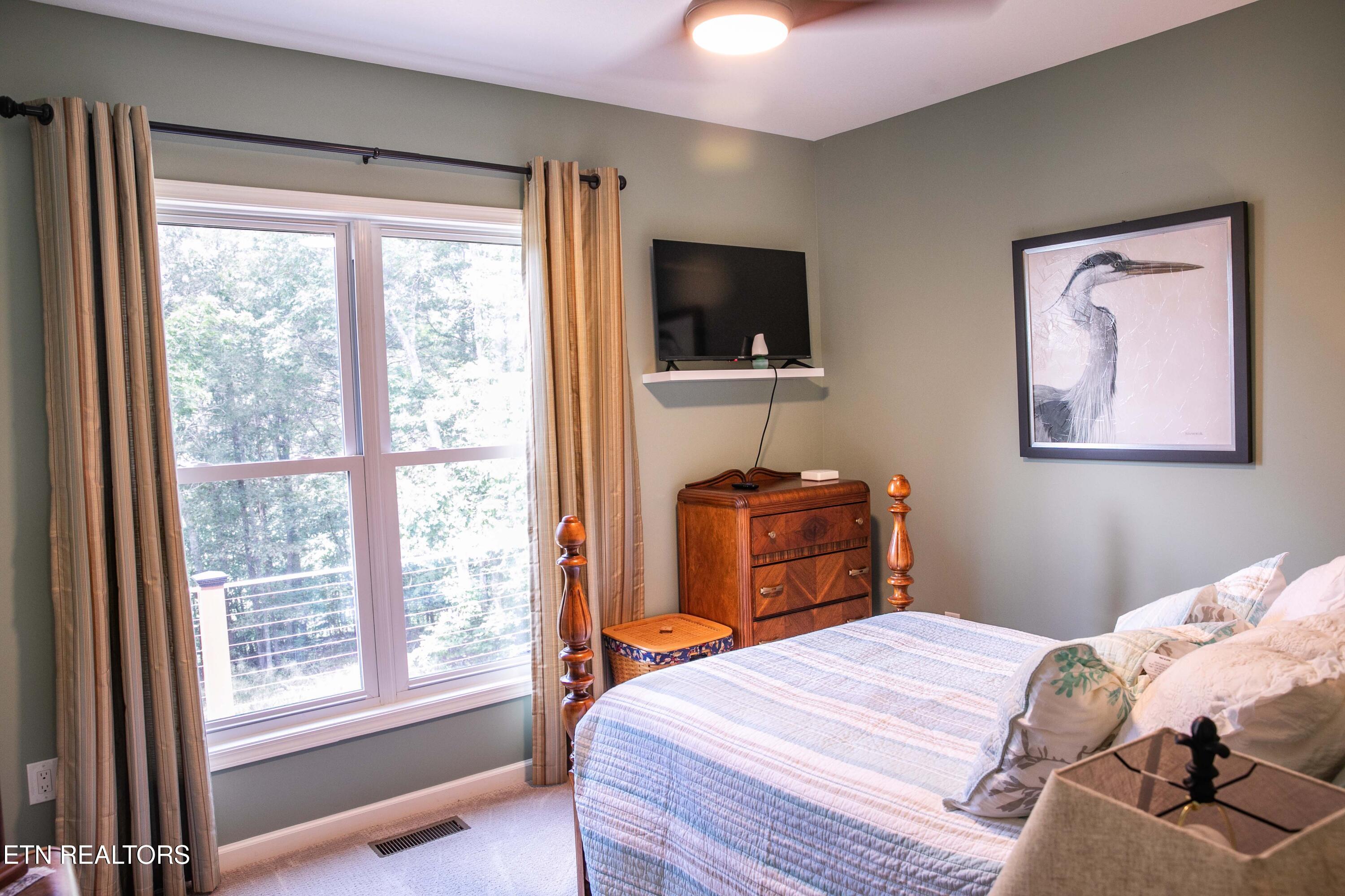 339 Eagles Ridge Tazewell, TN 37879 - Photo 13 of 23 Bedroom2-2