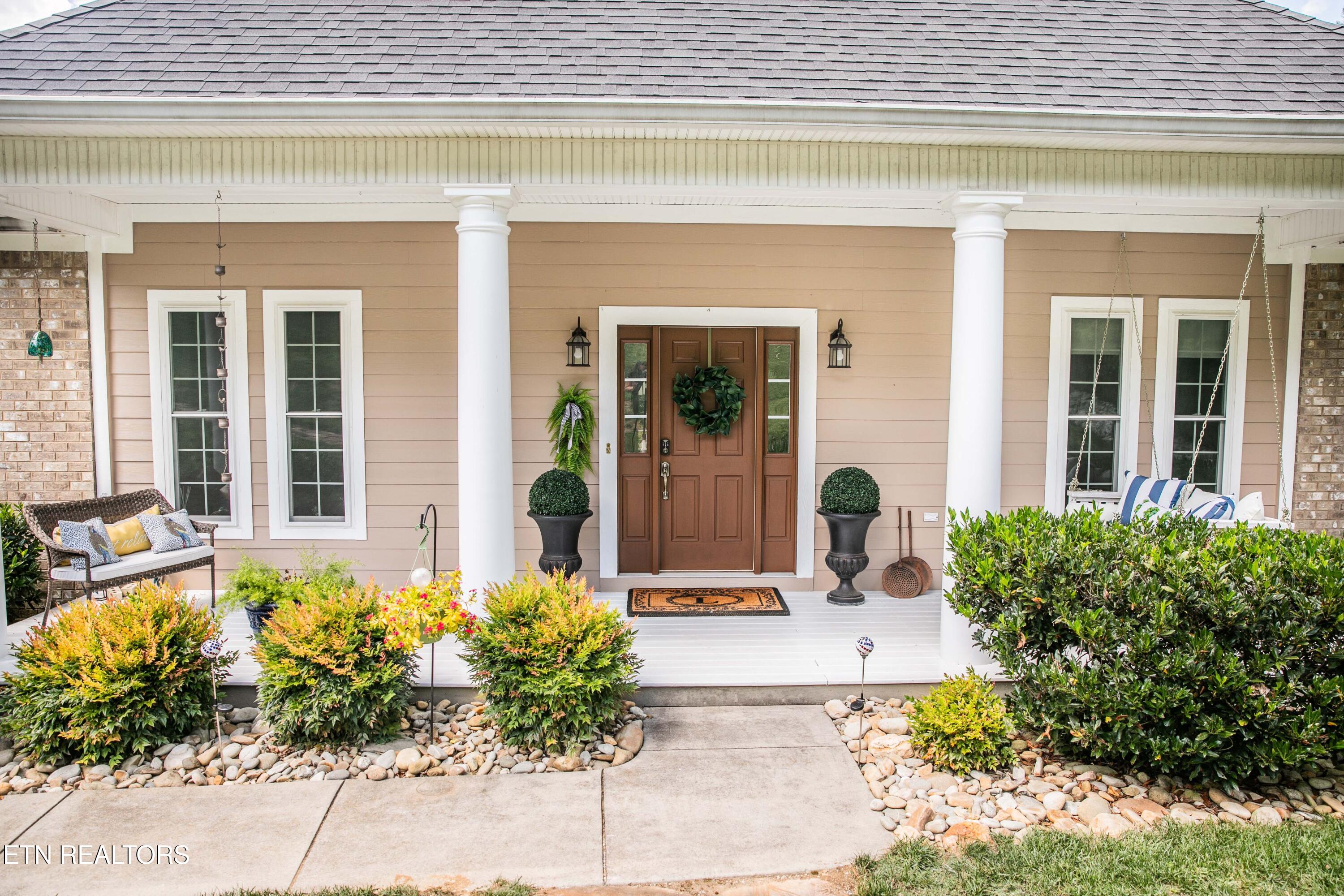 339 Eagles Ridge Tazewell, TN 37879 - Photo 4 of 23 Porch