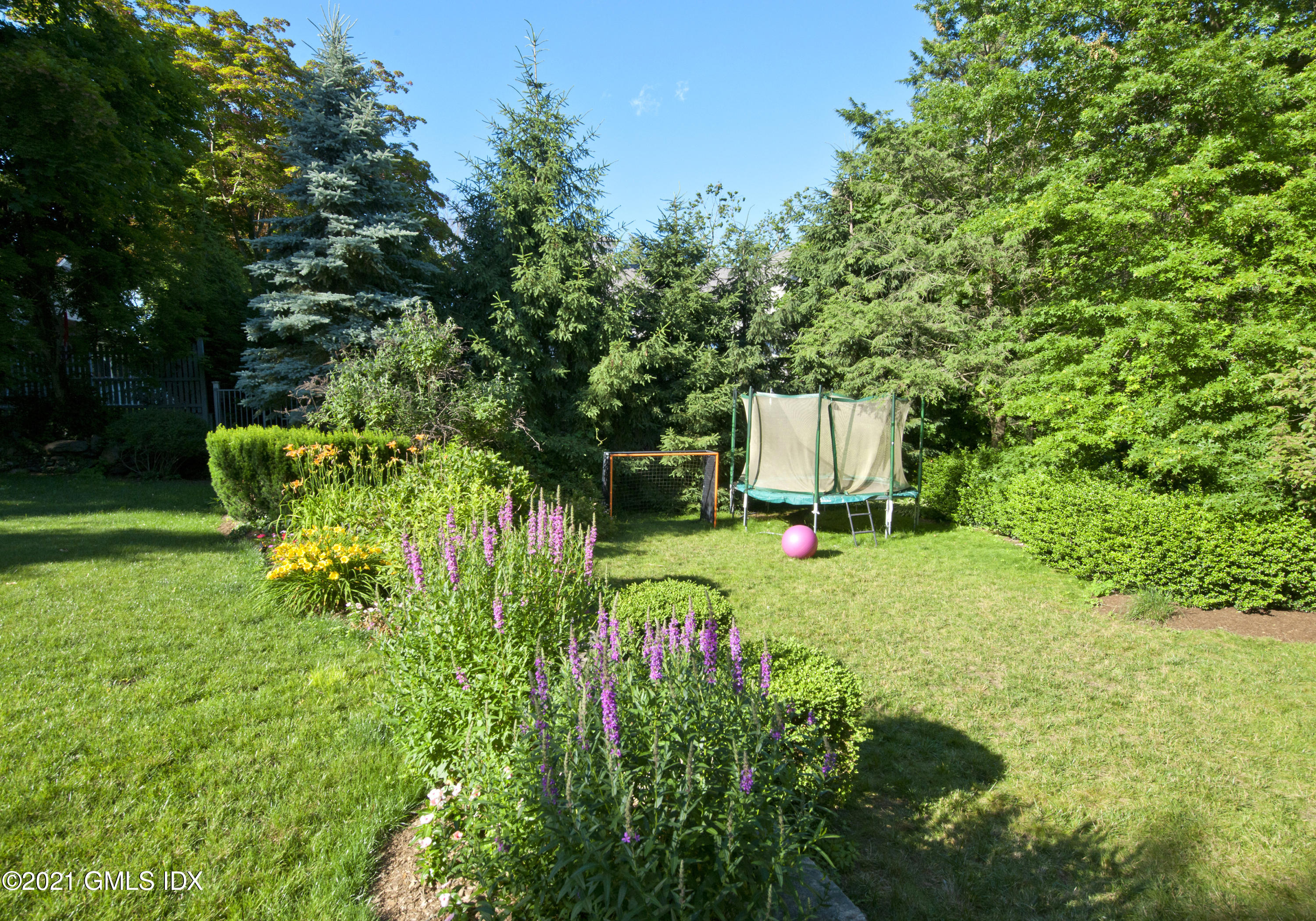 12 Binney Lane Old Greenwich, CT 06870 - Photo 23 of 28 a view of a back yard