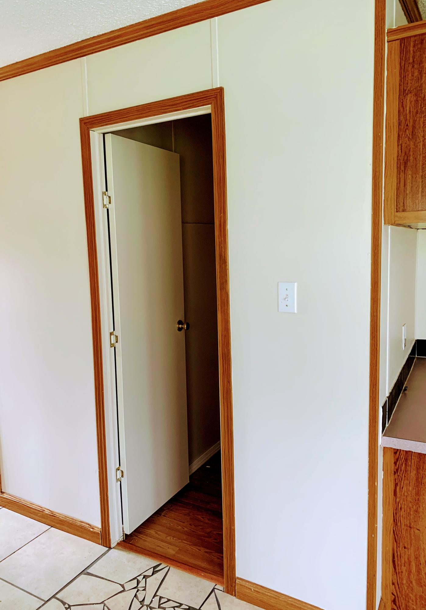 260 Quillen Shell Road Greeneville, TN 37745 - Photo 12 of 32 Kitchen pantry