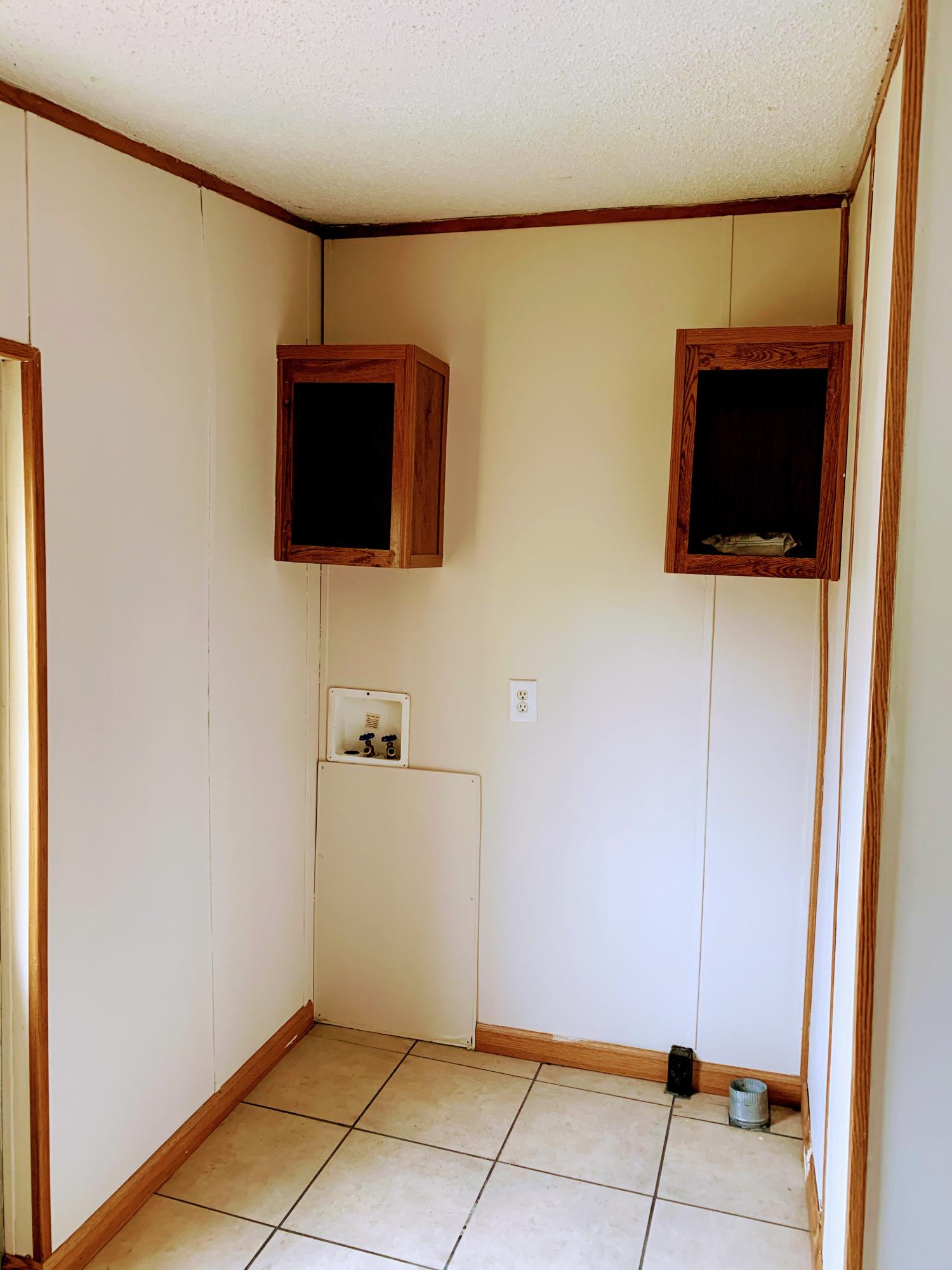260 Quillen Shell Road Greeneville, TN 37745 - Photo 14 of 32 Laundry area