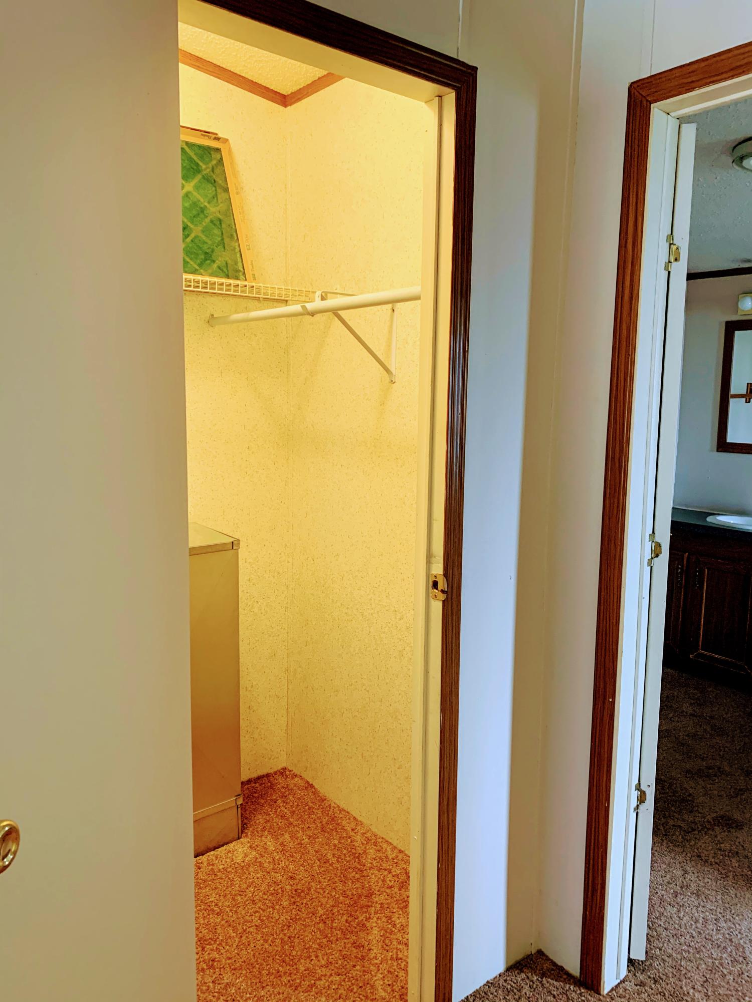 260 Quillen Shell Road Greeneville, TN 37745 - Photo 27 of 32 Master closet 1