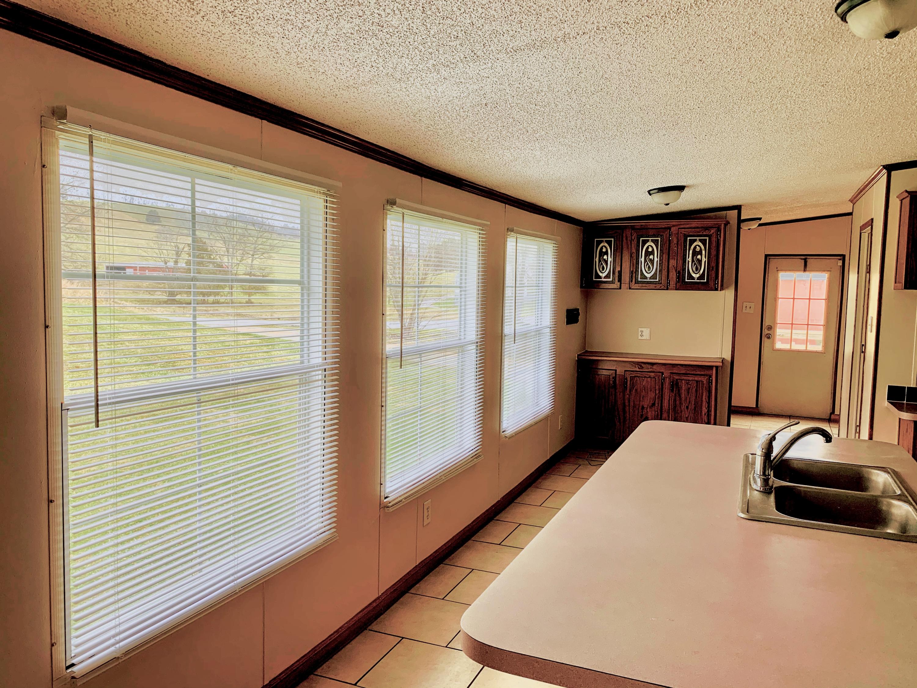 260 Quillen Shell Road Greeneville, TN 37745 - Photo 9 of 32 Kitchen