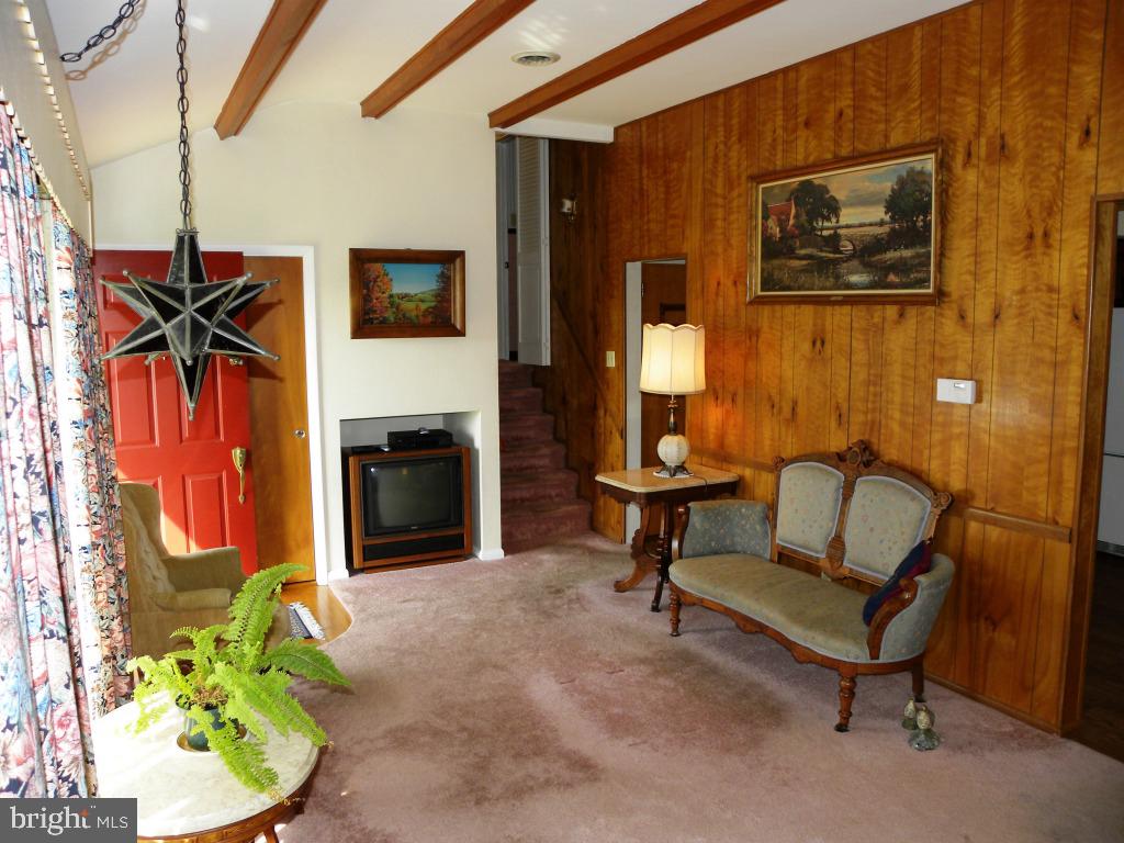 927 Pine Hill Road Lititz, PA 17543 - Photo 5 of 19
