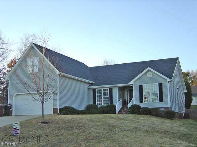 5806 Broadleaf Road Summerfield, NC 27358 - Photo 1 of 8 Exterior Front.
