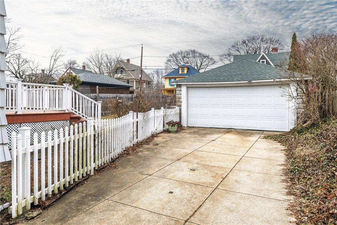 41 Berwick Lane Cranston, RI 02905 - Photo 31 of 35