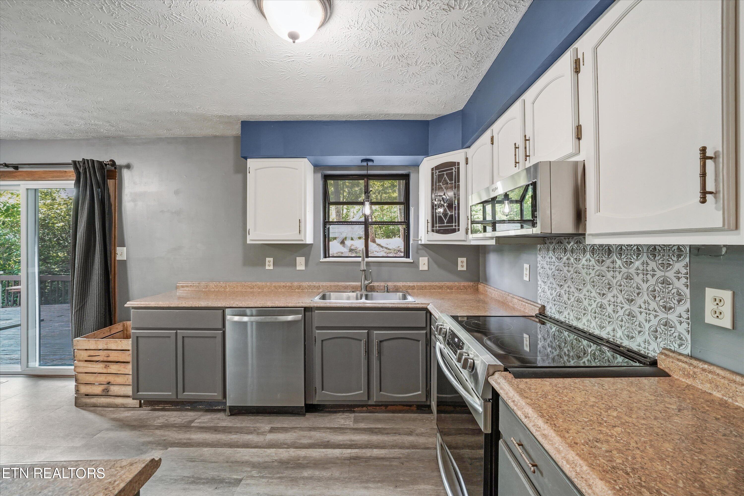 250 Ollis Road Oliver Springs, TN 37840 - Photo 16 of 47 Kitchen