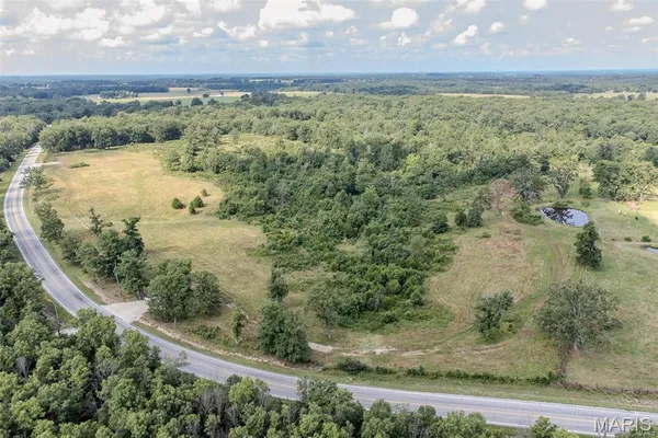 $89,900 | 100 Highway 32, Lebanon, MO 65536