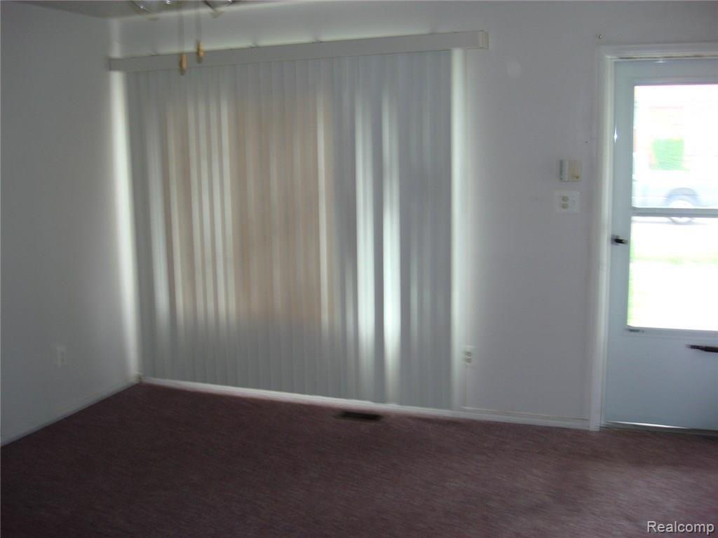 30349 Spring Arbor Drive Inkster, MI 48141 - Photo 3 of 8