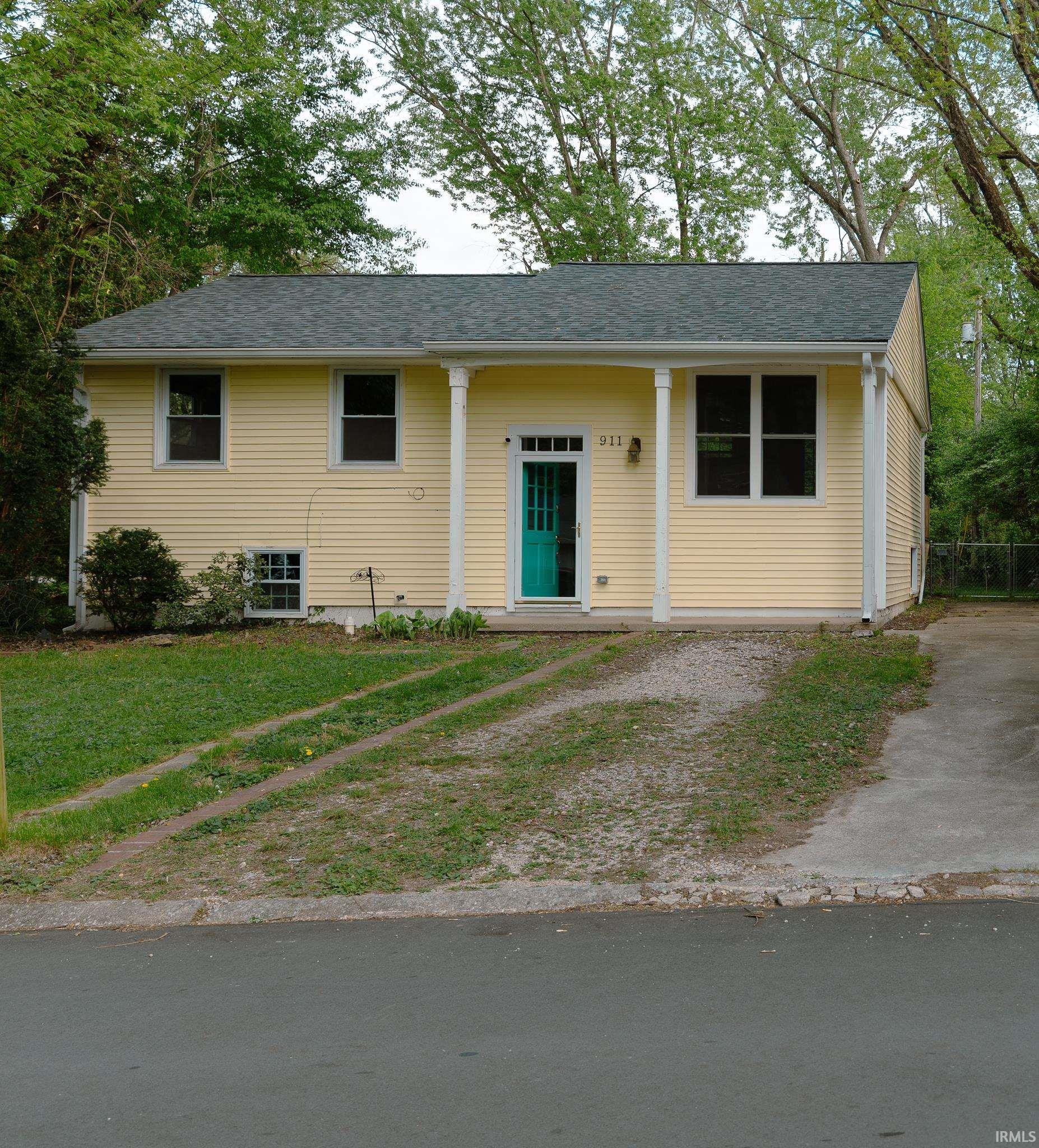 911 West Winding Way Bloomington, IN 47404 - Photo 2 of 29