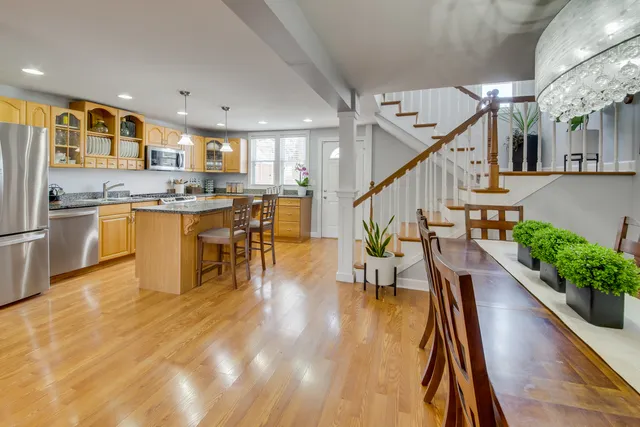 $750,000 | 3120 North Christiana Avenue, Chicago, IL 60618