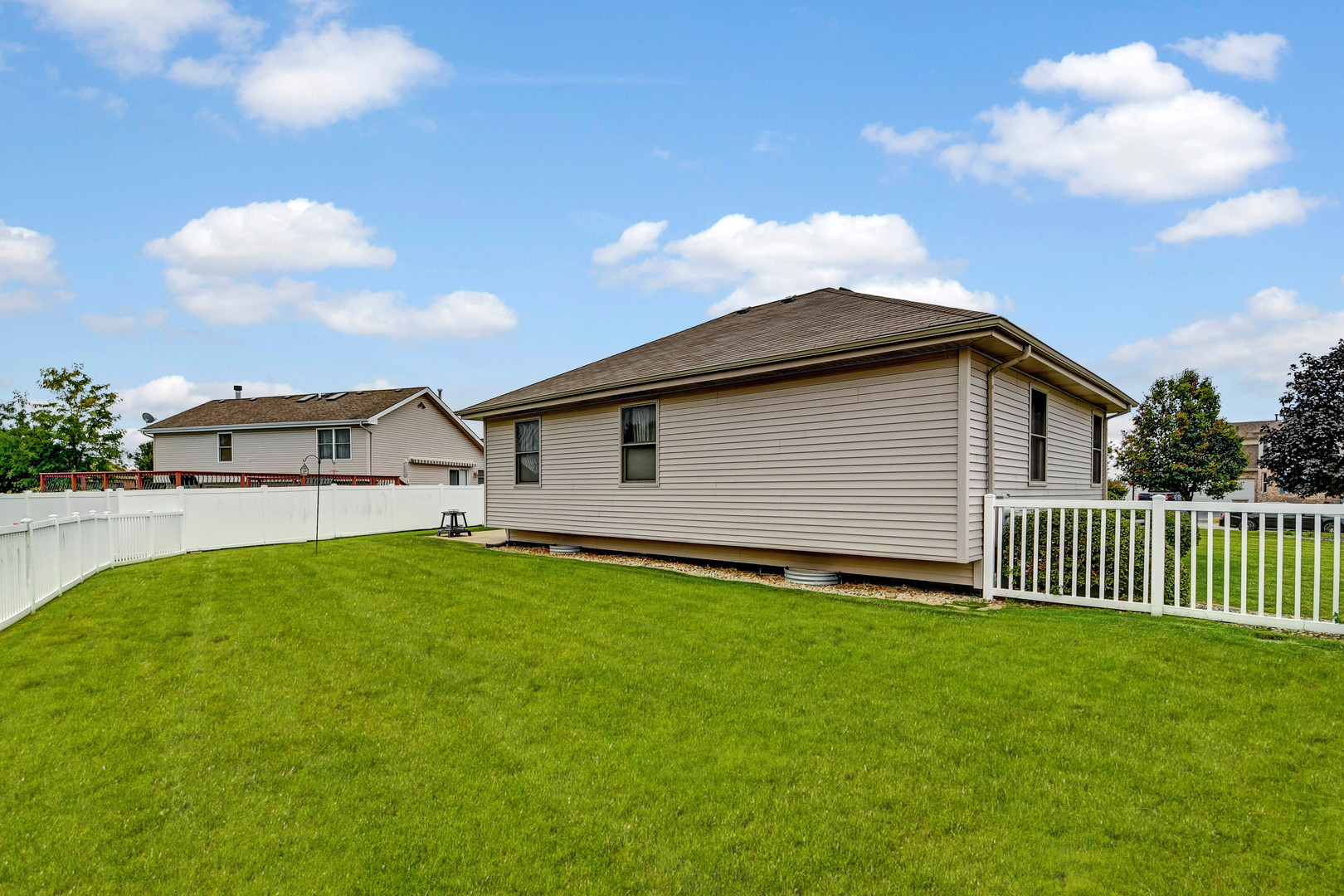 2012 Willow Brook Drive Bourbonnais, IL 60914 - Photo 32 of 33 a backyard of a house with lots of green space