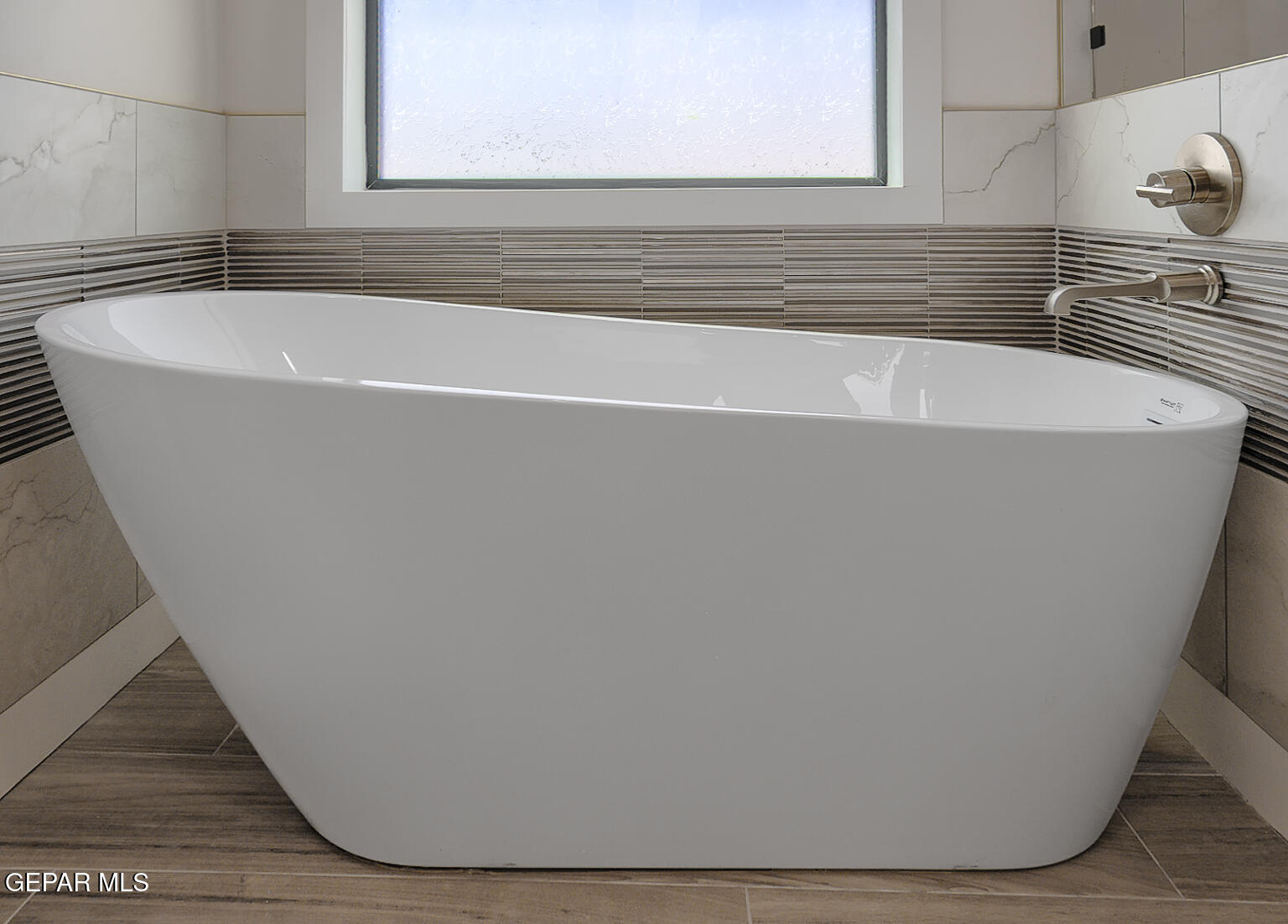 6035 Dusty Prints Road Las Cruces, NM 88007 - Photo 49 of 61 6025-Dusty-Prints-M-Bathroom-Tub