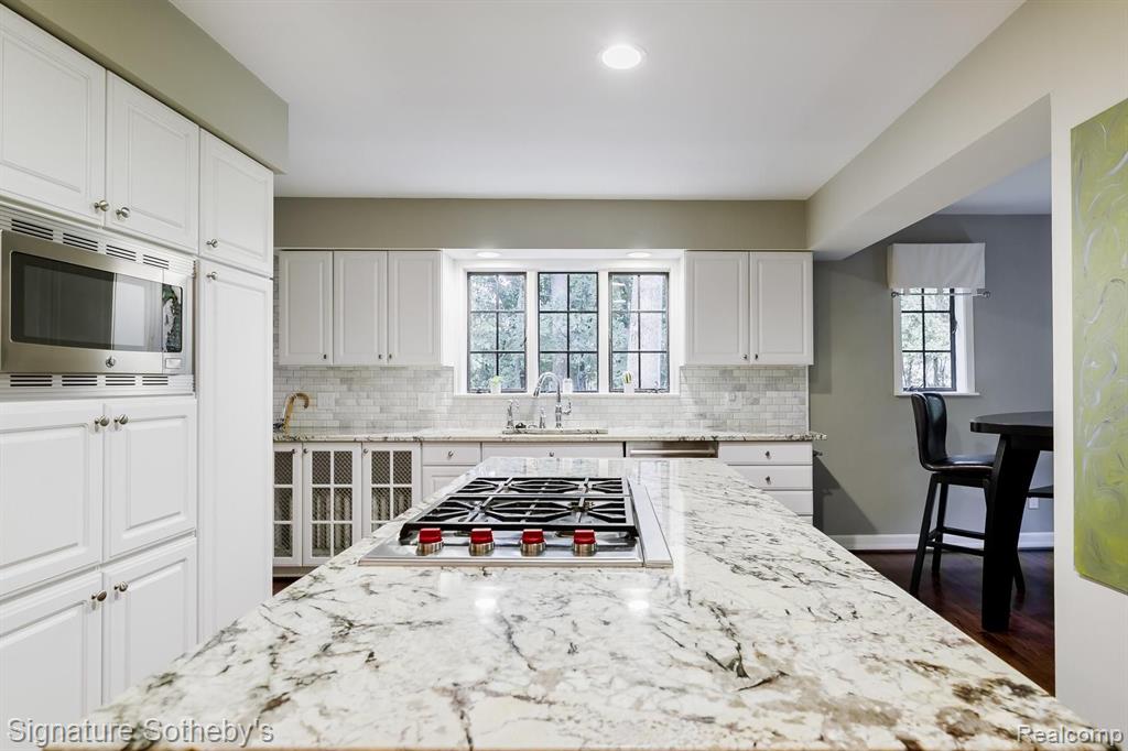 920 East Long Lake Road Bloomfield Hills, MI 48304 - Photo 10 of 47