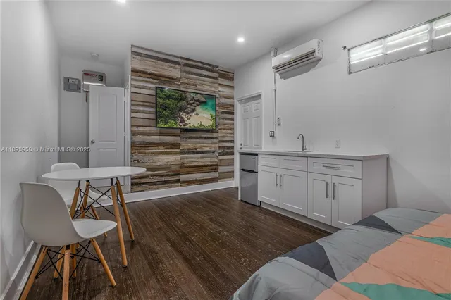 $590,000 | 2718 Adams Street, Hollywood, FL 33020