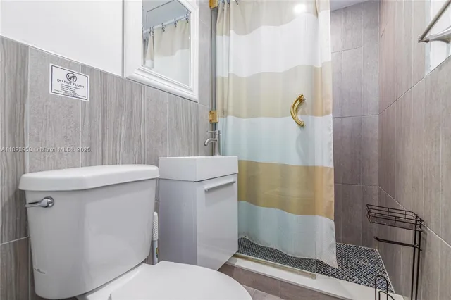 $590,000 | 2718 Adams Street, Hollywood, FL 33020