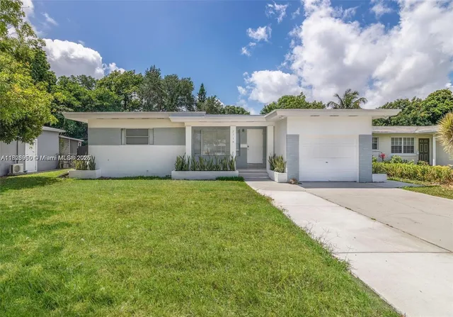 $590,000 | 2718 Adams Street, Hollywood, FL 33020