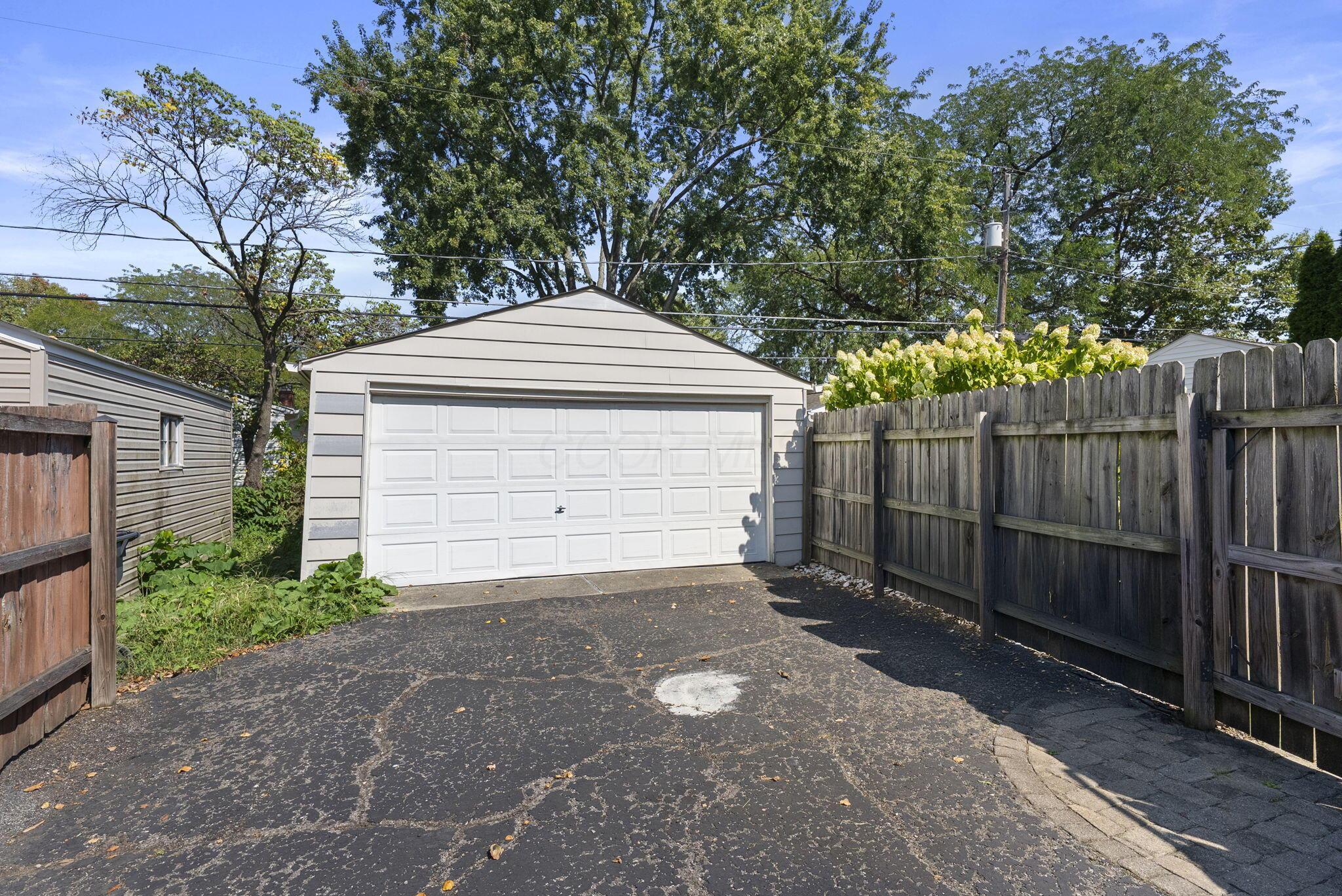 2628 Nottingham Road Columbus, OH 43221 - Photo 28 of 28 28-web-or-mls-DSC05725