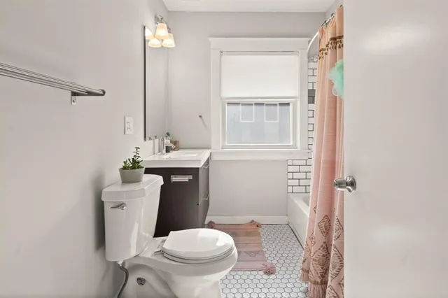 $380,000 | 5420 Tracy Avenue, Kansas City, MO 64110