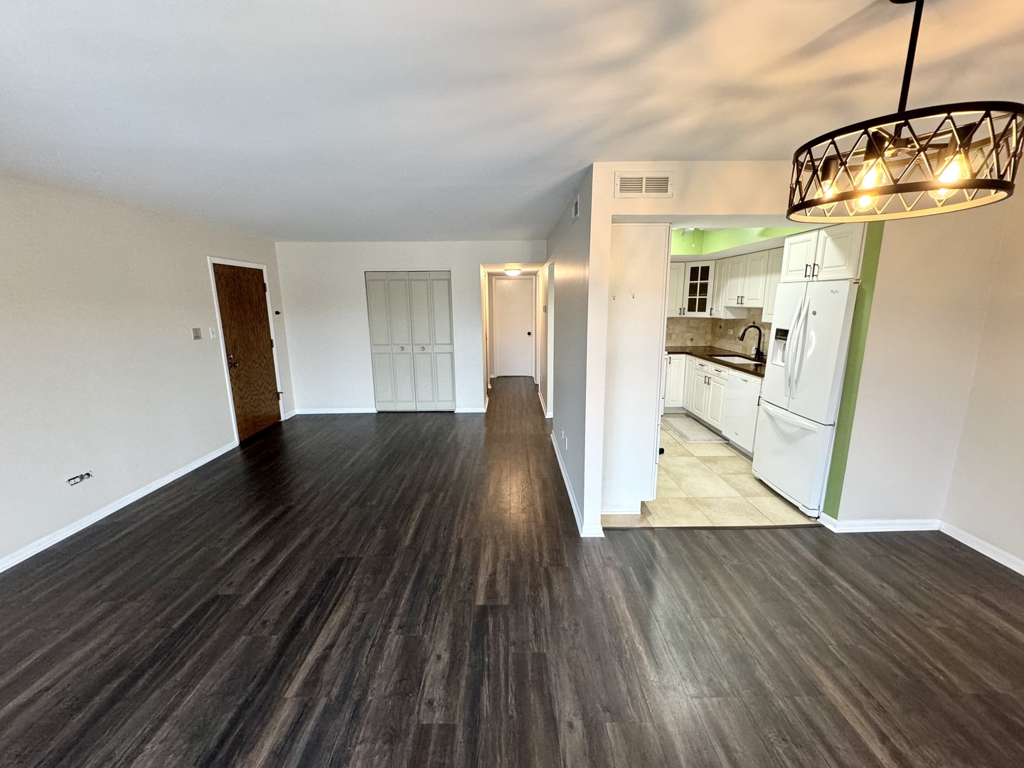 9105 South Roberts Road, Unit 2B Hickory Hills, IL 60457 - Photo 6 of 23 Gallery Image 6
