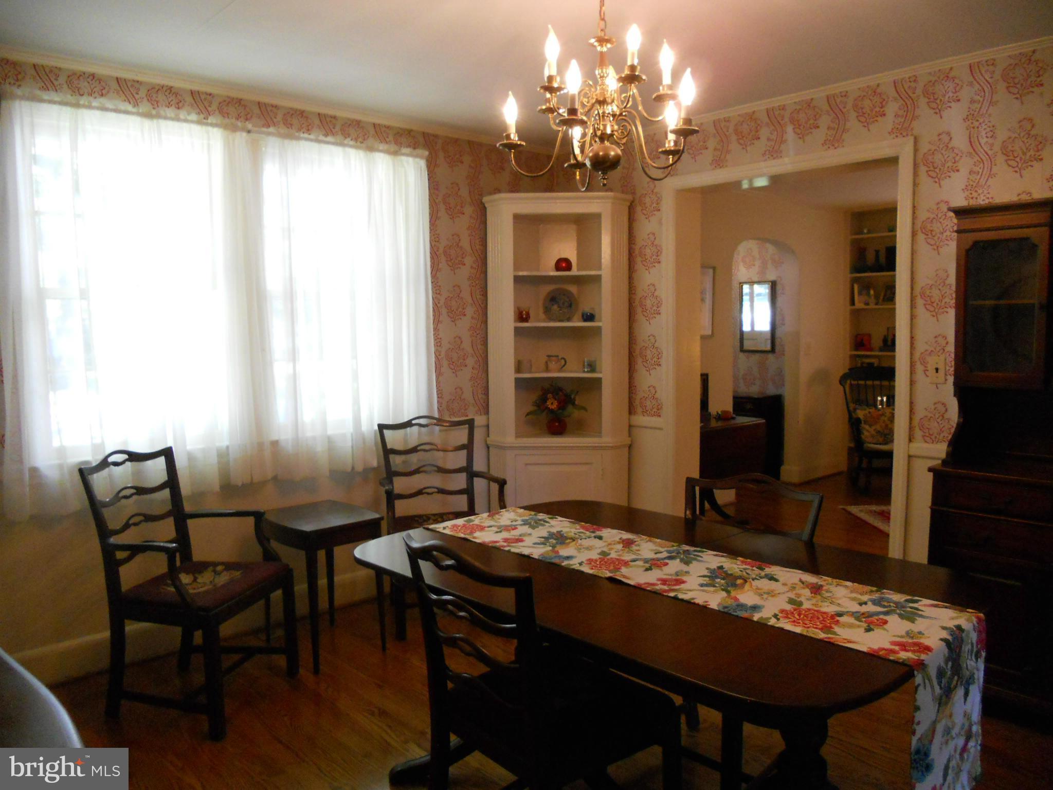 919 Kingston Road Baltimore, MD 21212 - Photo 7 of 17 Dining Room