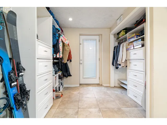 $575,000 | 1527 Northeast La Mesa Place, Gresham, OR 97030