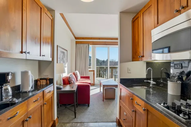 $779,000 | 7412 Mountain Road, Unit 327, Stowe, VT 05672