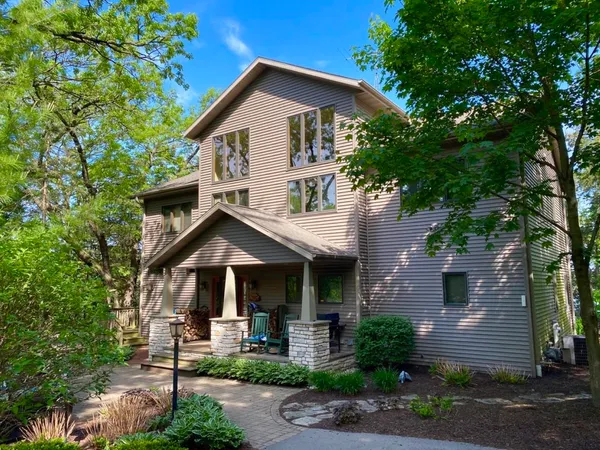 $2,700,000 | W4996 Robinson Drive, Elkhorn, WI 53121