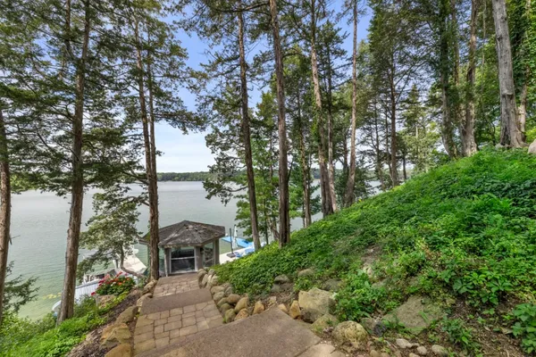 $2,600,000 | W4996 Robinson Drive, Elkhorn, WI 53121
