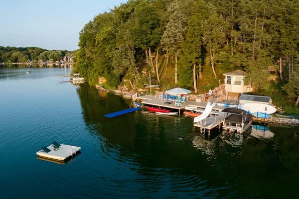 $2,600,000 | W4996 Robinson Drive, Elkhorn, WI 53121
