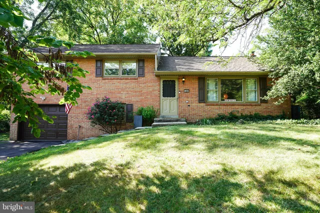 $410,000 | 105 Mayfield Drive, Lititz, PA 17543