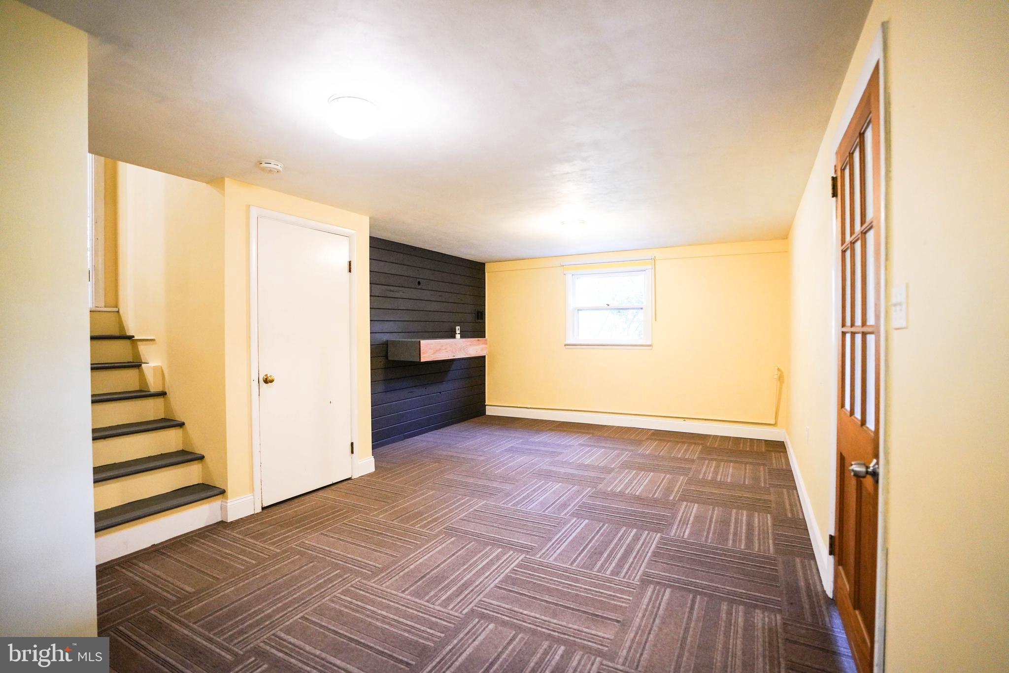 105 Mayfield Drive Lititz, PA 17543 - Photo 23 of 32 Family Room