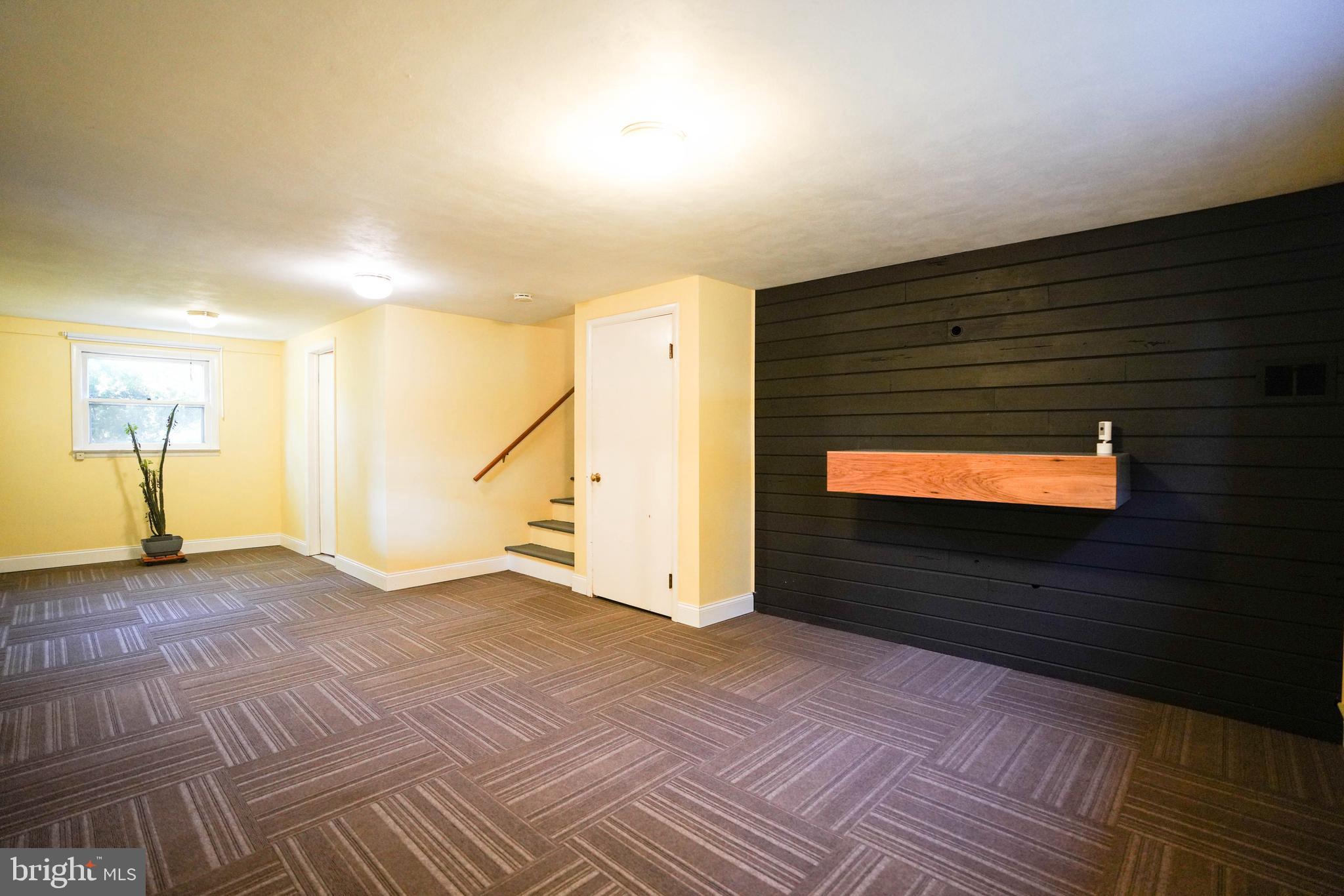 105 Mayfield Drive Lititz, PA 17543 - Photo 24 of 32 Family Room