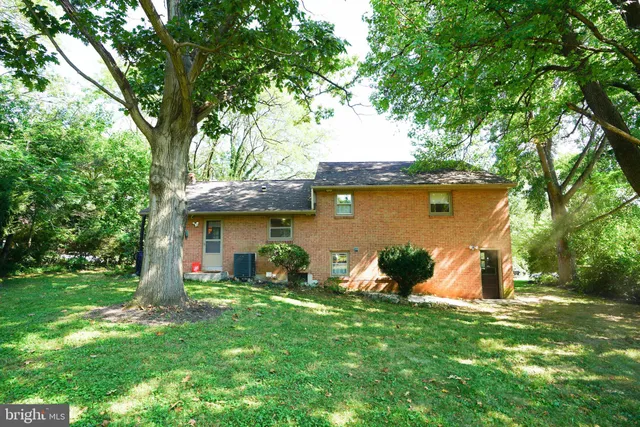 $410,000 | 105 Mayfield Drive, Lititz, PA 17543