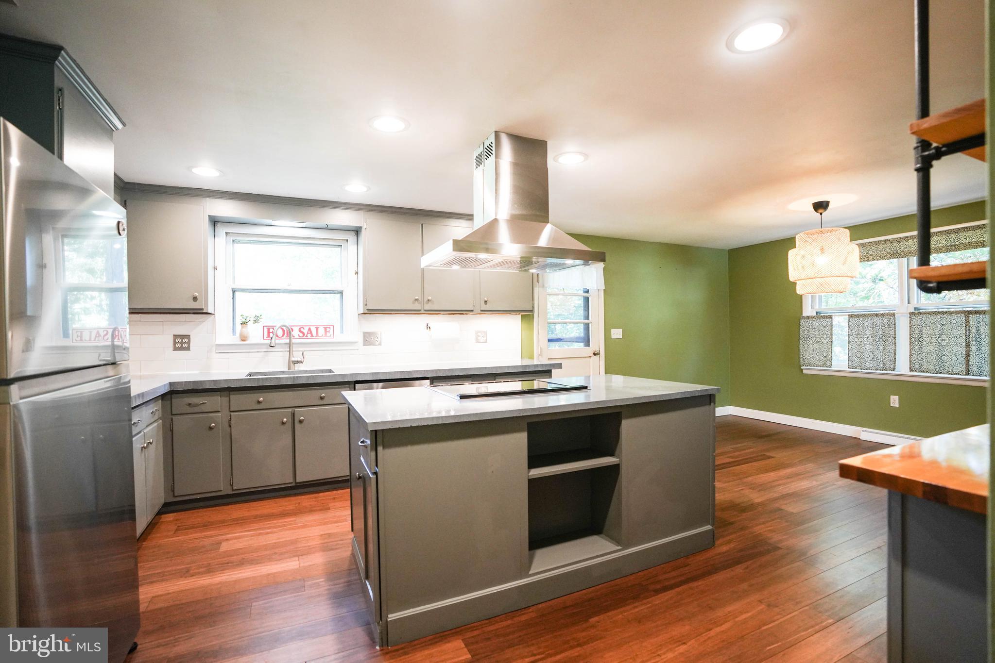 105 Mayfield Drive Lititz, PA 17543 - Photo 6 of 32 Kitchen