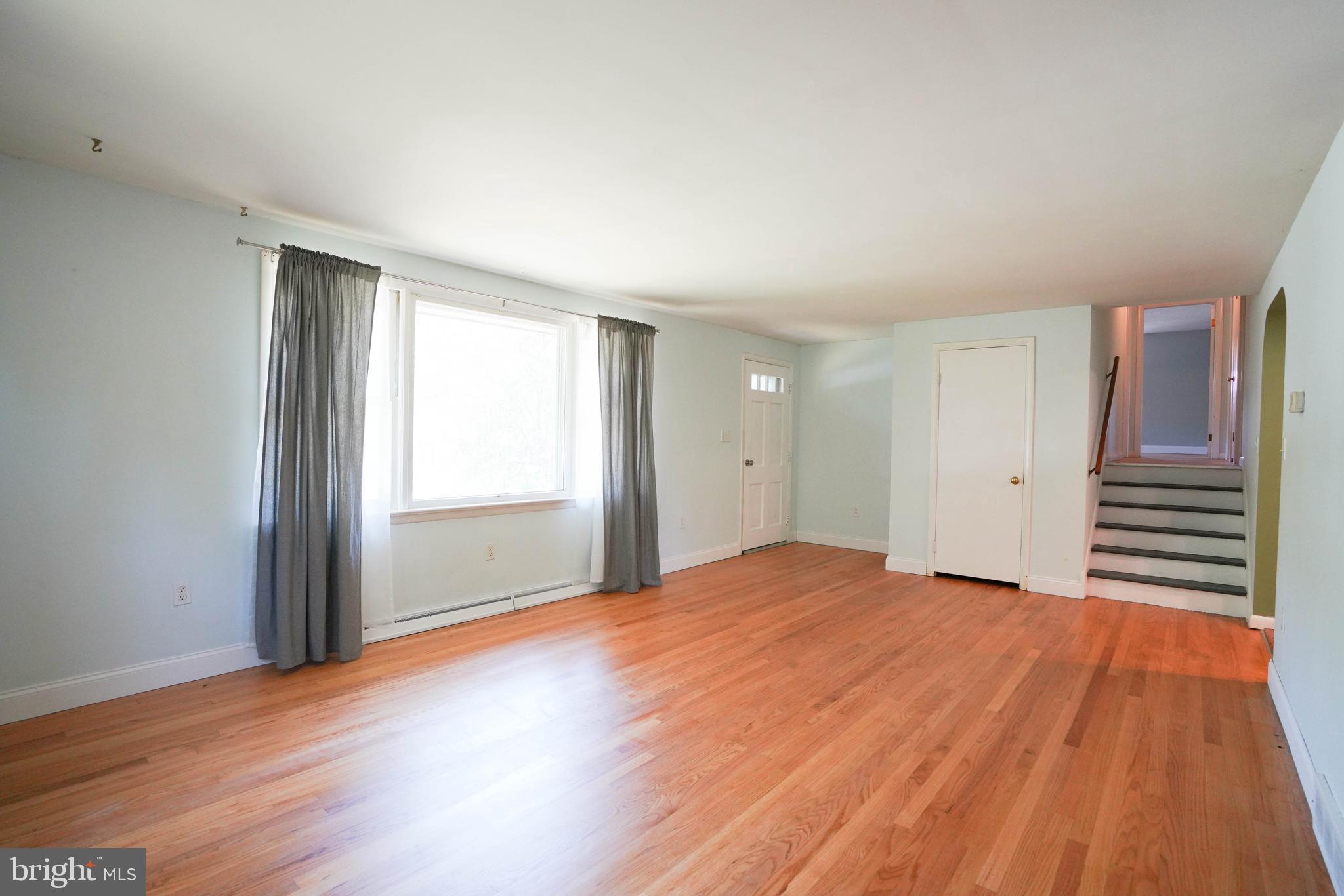 105 Mayfield Drive Lititz, PA 17543 - Photo 10 of 32 Living Room