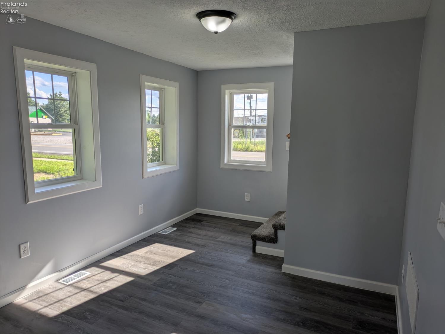 196 North Ridge Street Monroeville, OH 44847 - Photo 11 of 29 Gallery Image 11