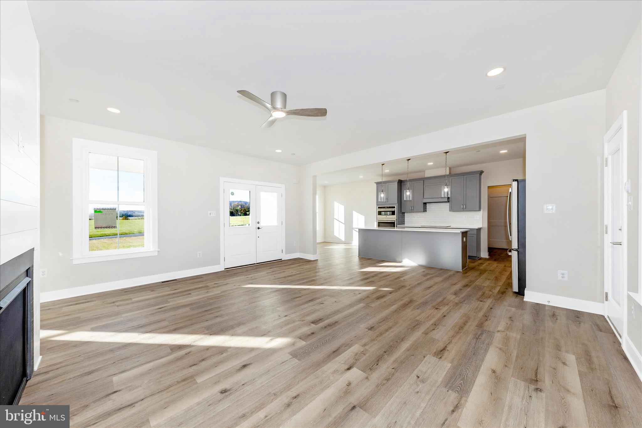 11737 Ashton Road Clear Spring, MD 21722 - Photo 12 of 60 Living Room