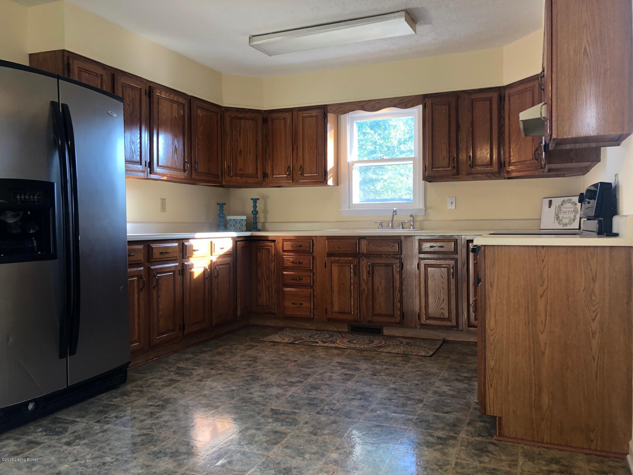 641 Tiptop Road Vine Grove, KY 40175 - Photo 8 of 27 IMG_8469