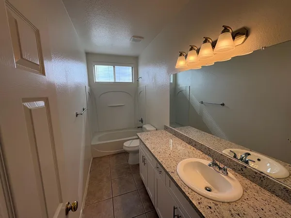 $3,095 | 8816 West Myrtle Avenue, Glendale, AZ 85305
